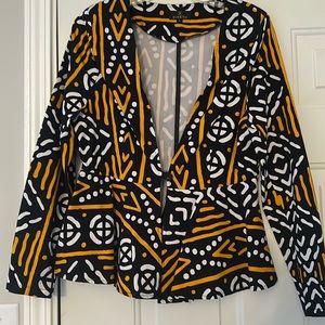 D’iyanu lightweight jacket.  In good condition.  Missing belt.